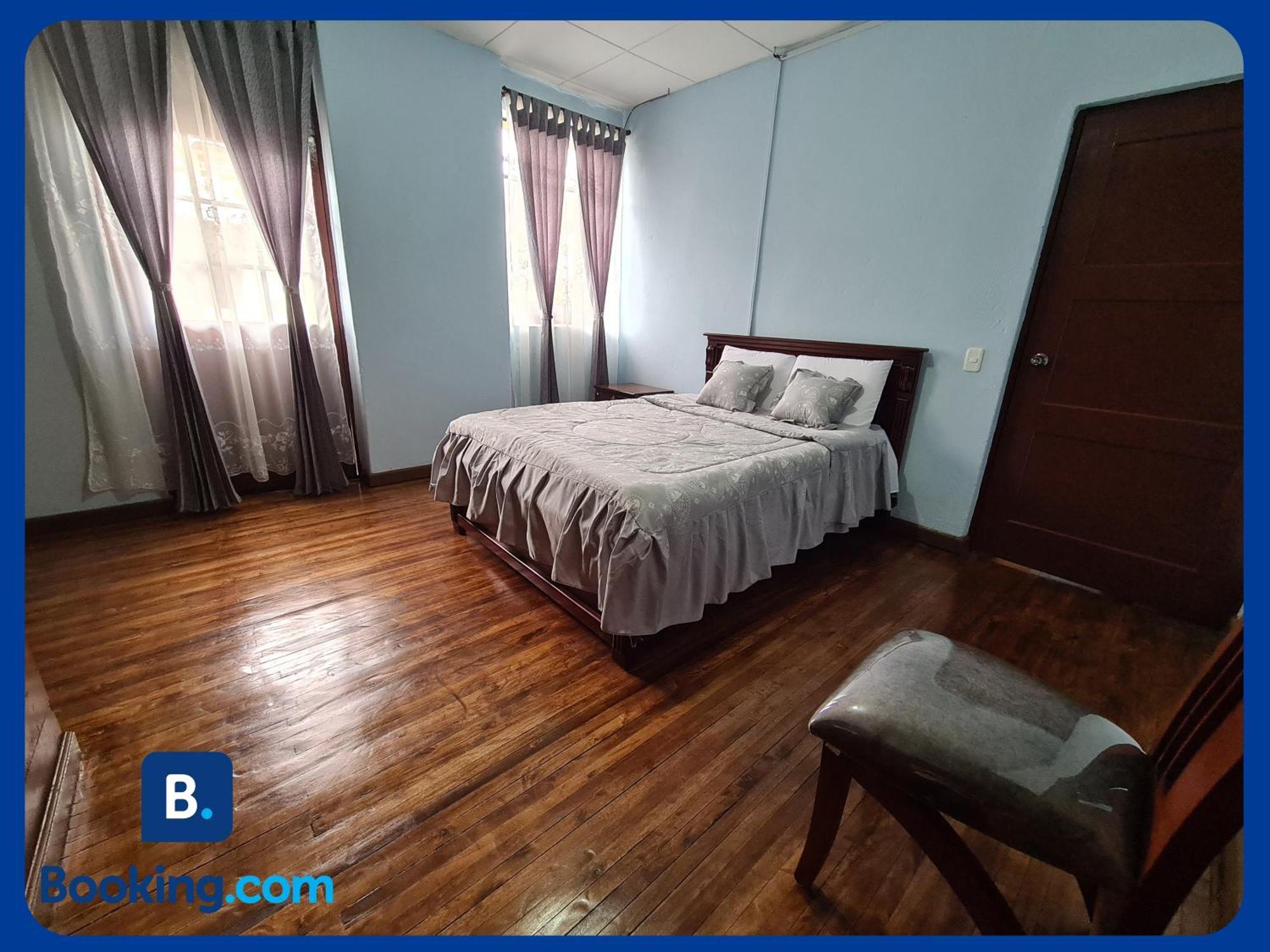 Departamento En Centro Historico Apartment กูเอ็งกา ภายนอก รูปภาพ
